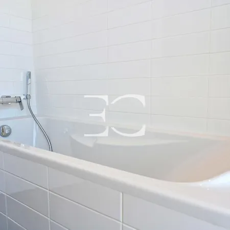Διαμέρισμα Promo Easy Cles- Superb Flat 300m From The